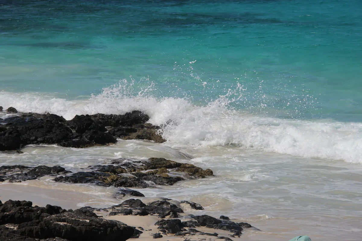 Turquoise waves along Kailua on the windward coast of Oahu, Hawaii