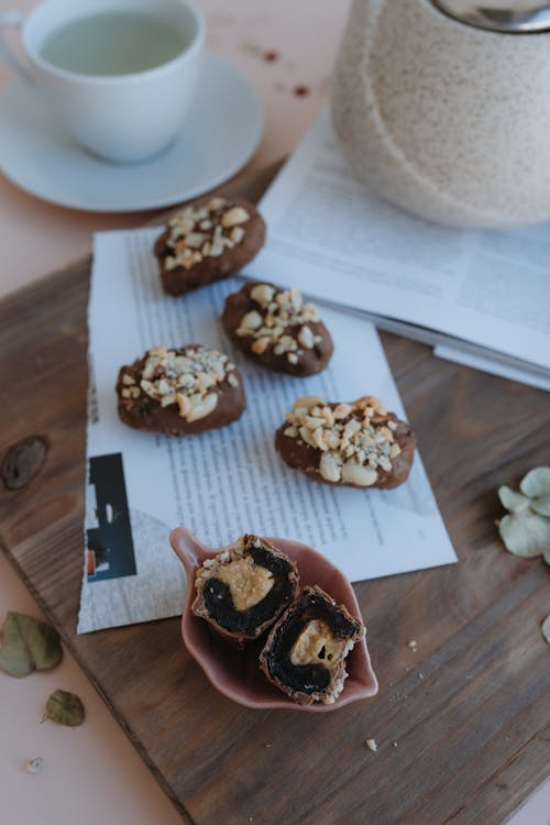 Gratis stockfoto met bouten, chocolaatjes, dienblad