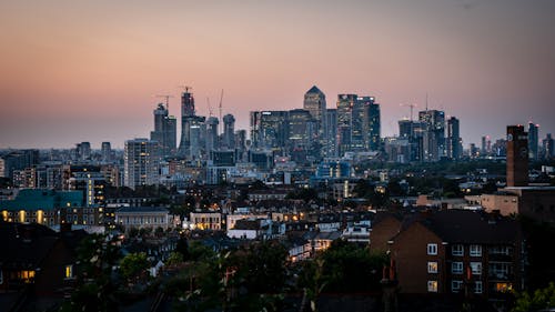 Vista Panoramica Della Città Durante L'alba