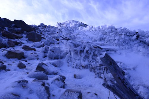 北海道大雪山・山行撮影同行サービス 十勝岳温泉～かみふらの岳、上ホロカメットク山を目指す撮影の様子