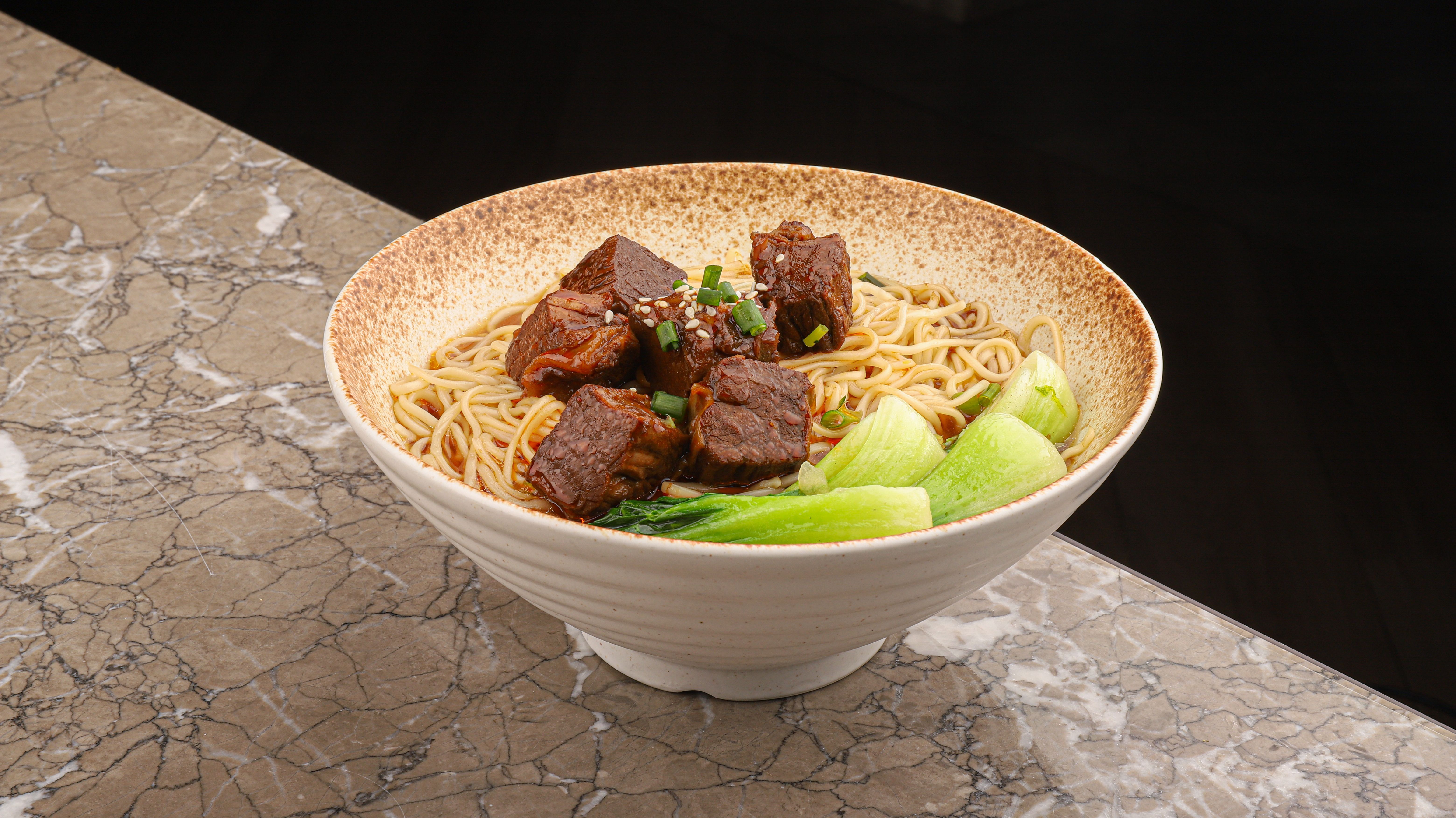 街边牛肉面