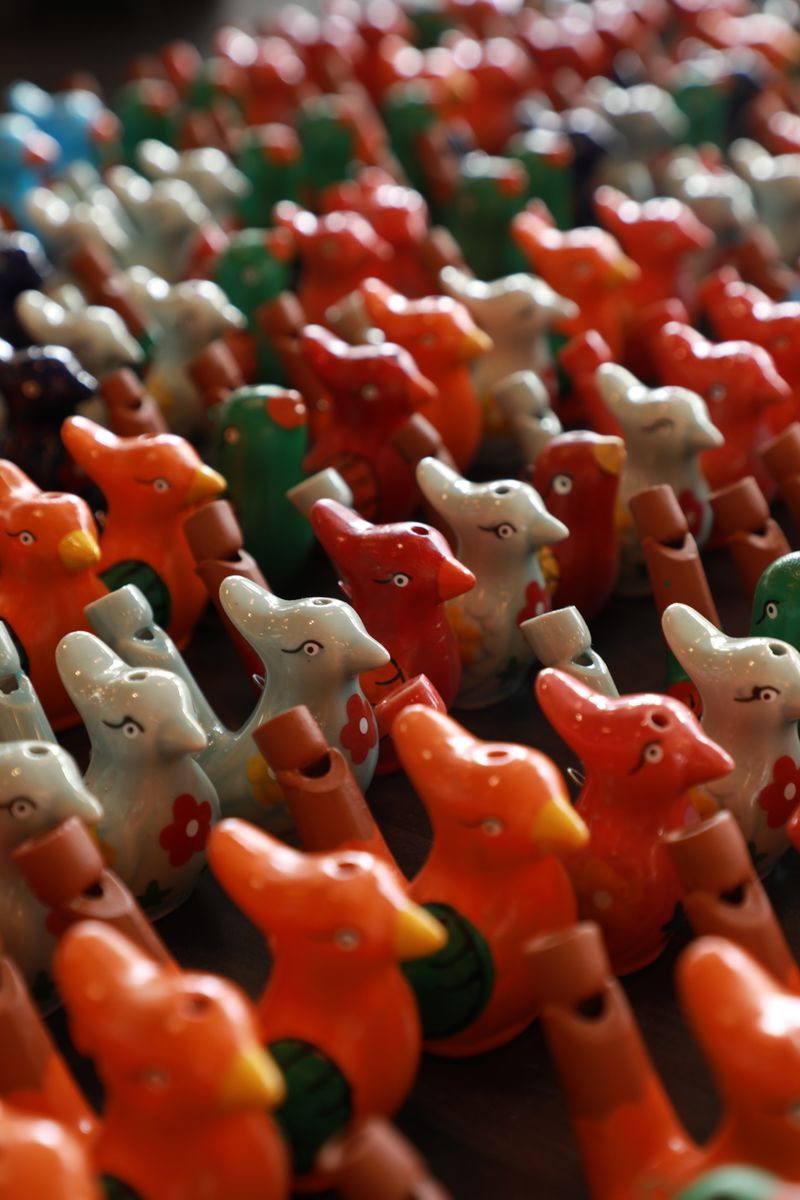 Péckvillchen clay whistles