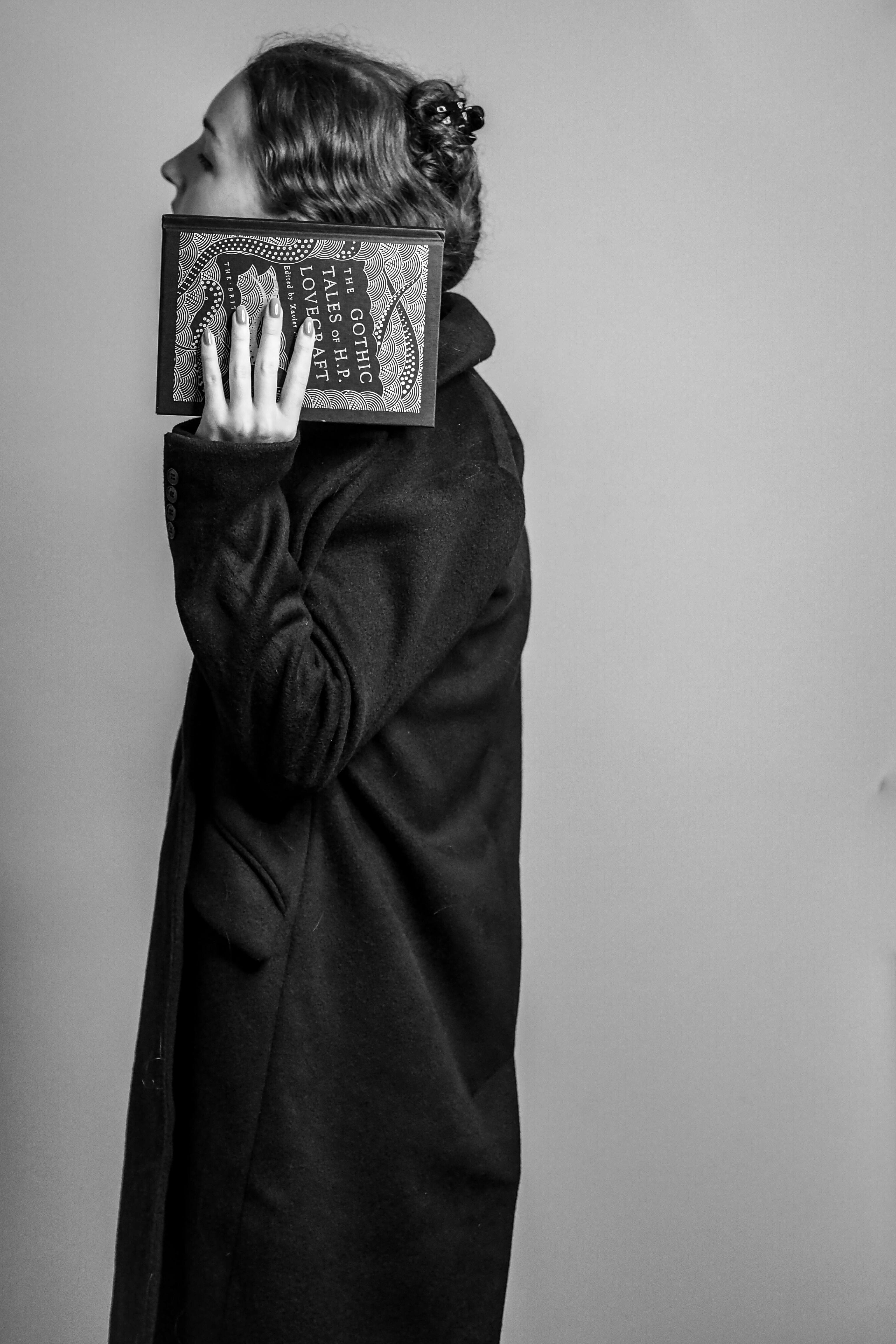 Bezpłatne Fotografia Mody Elegancki, Klasyczny Strój Kobieta W Paryskim Stylu Zdjęcie z galerii