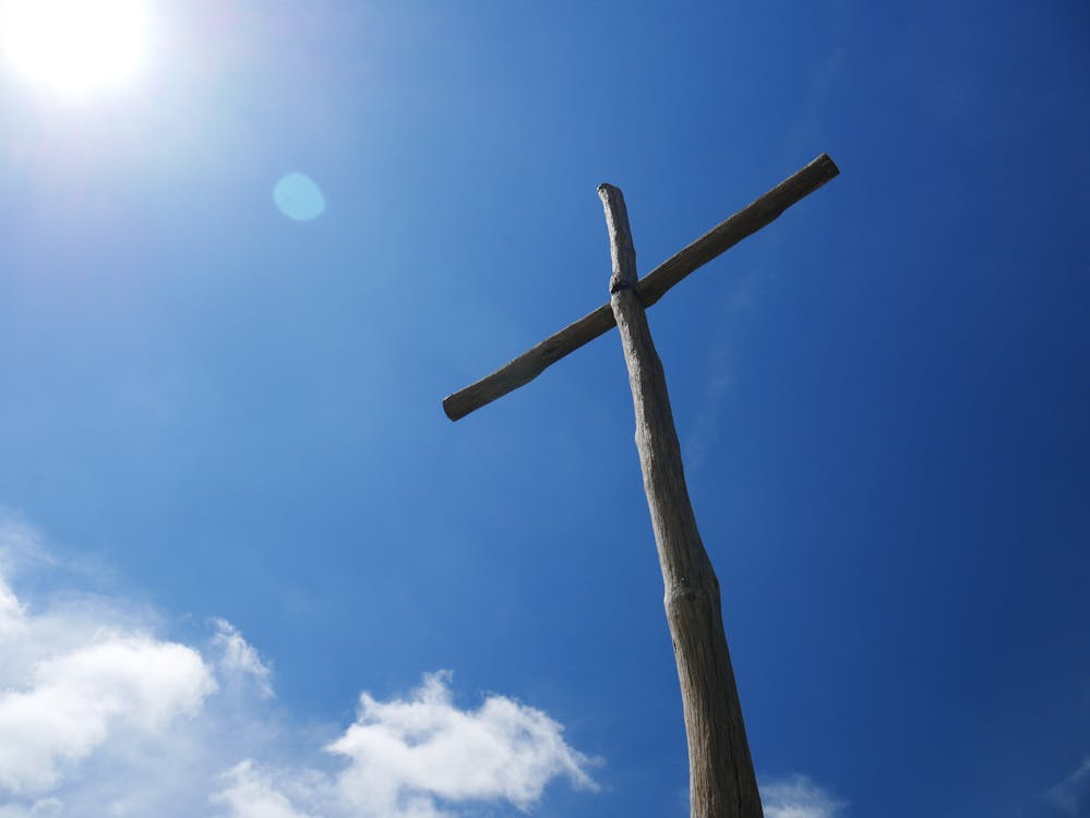 Cruz De Madera Marrón