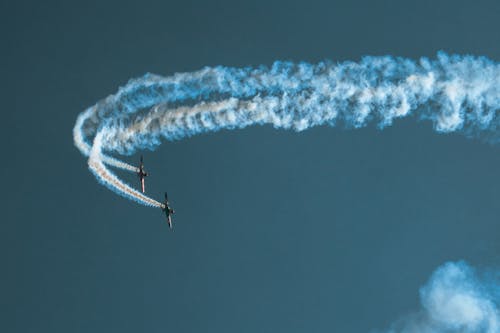 Immagine gratuita di acrobazia, aeroplani, nebbia