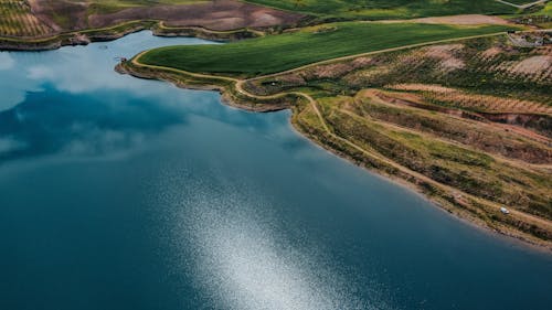 Foto d'estoc gratuïta de a l'aire lliure, aigua, camps de cultiu