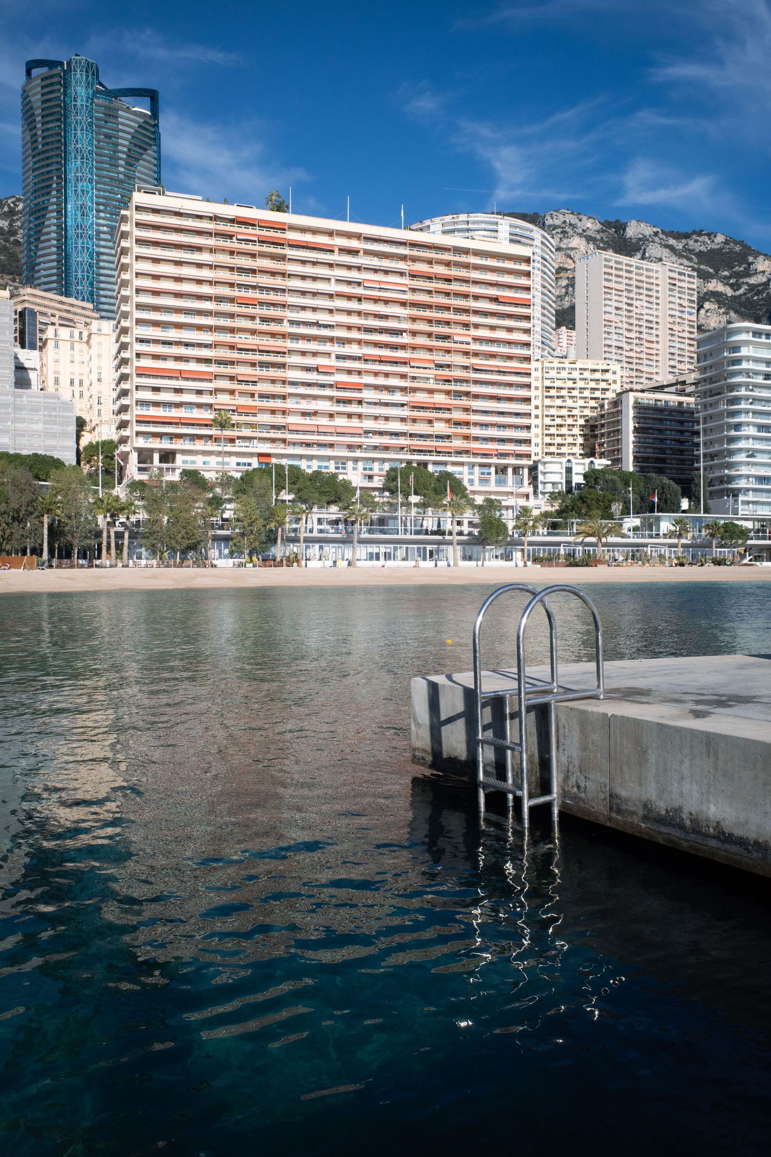 Vue de la plage du Larvotto à Monaco