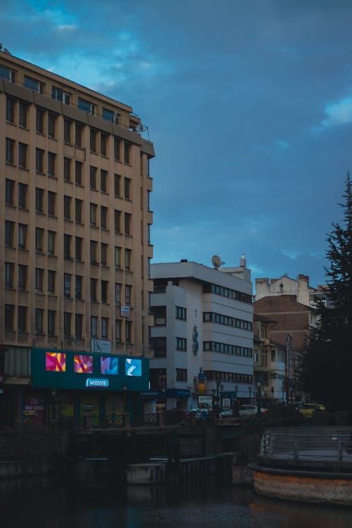 Foto d'estoc gratuïta de aigua, bucarest, canal