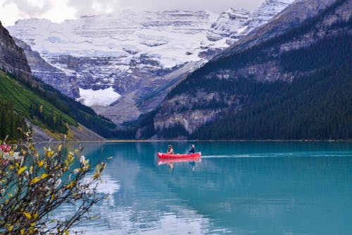 Základová fotografie zdarma na téma Alberta, banff národní park, červená loď