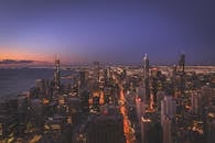 日落时分芝加哥城市景观的美丽鸟瞰图