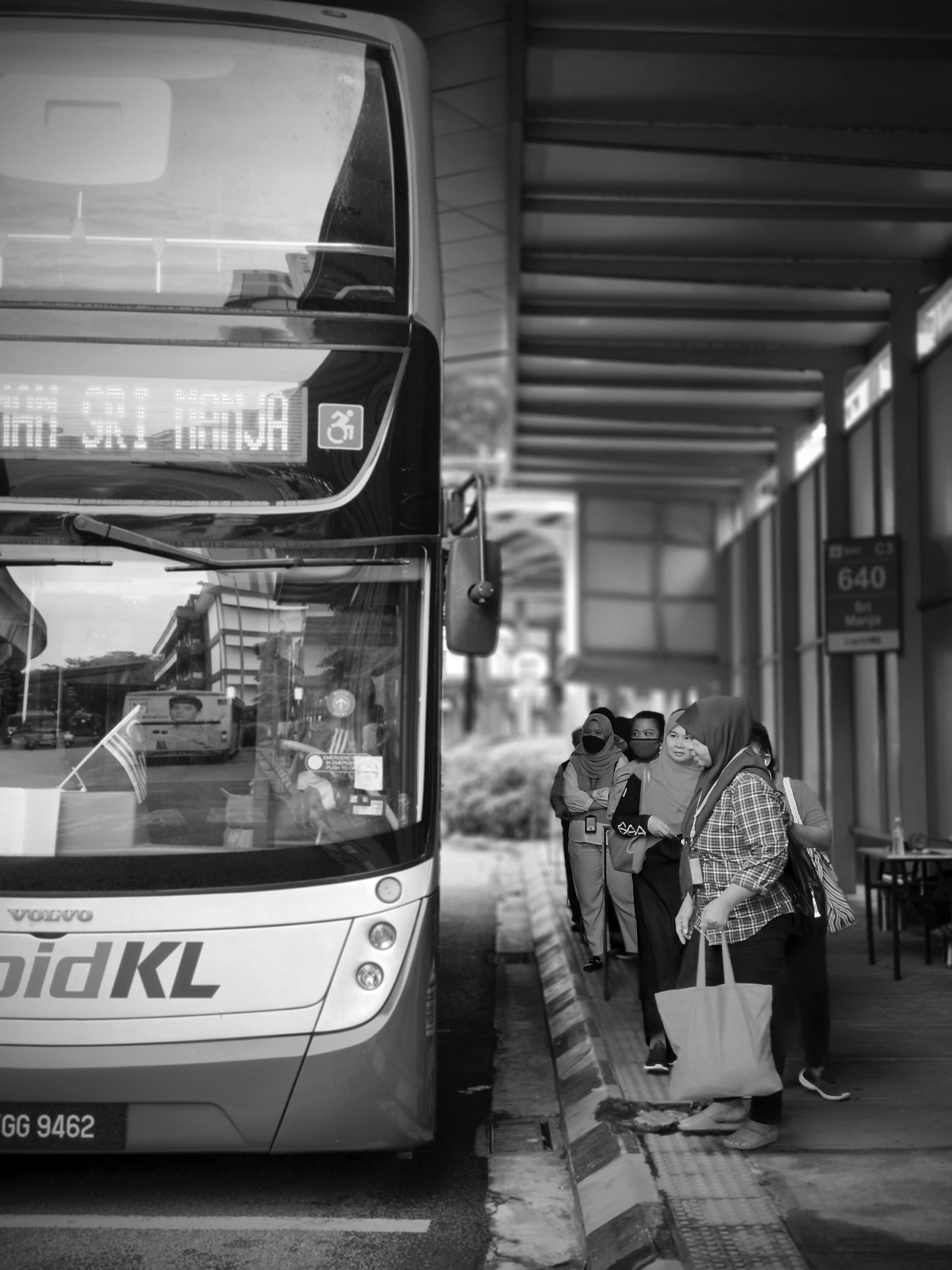 RATBV lansează o linie dedicată spre Cimitirul Municipal în weekenduri.