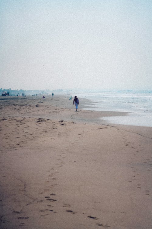 คลังภาพถ่ายฟรี ของ การเดิน, คน, ชายหาด