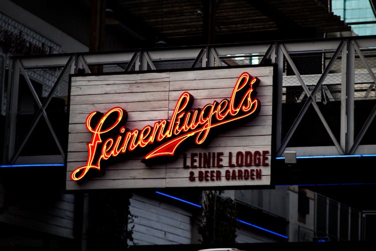 Leinenkugel's Leinie Lodge & Beer Garden Signage Turned On