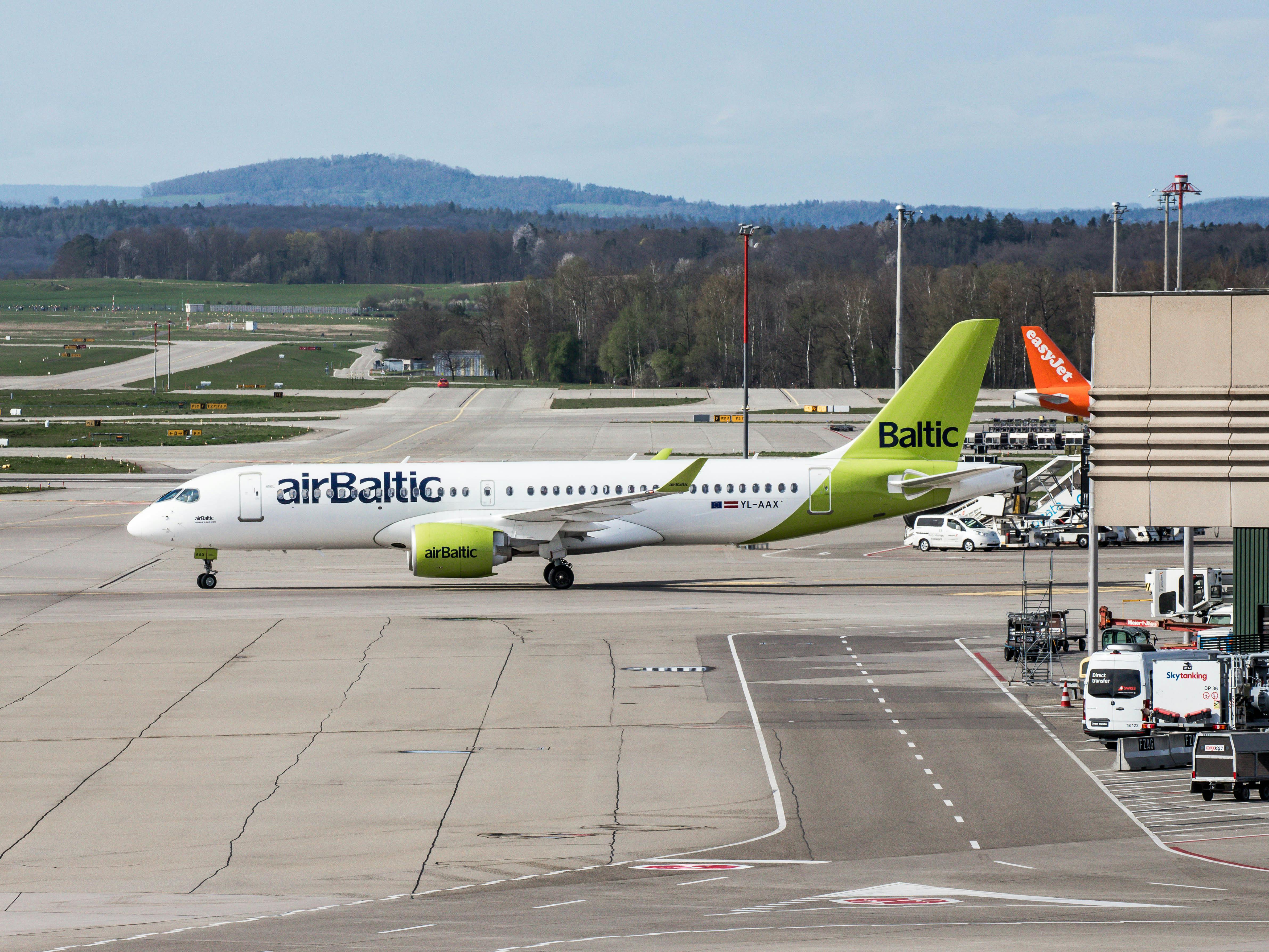 Spirit Airlines ceases operations: Major disruption hits budget travel market - FOX 9 Minneapolis — Photo by Louis on Pexels