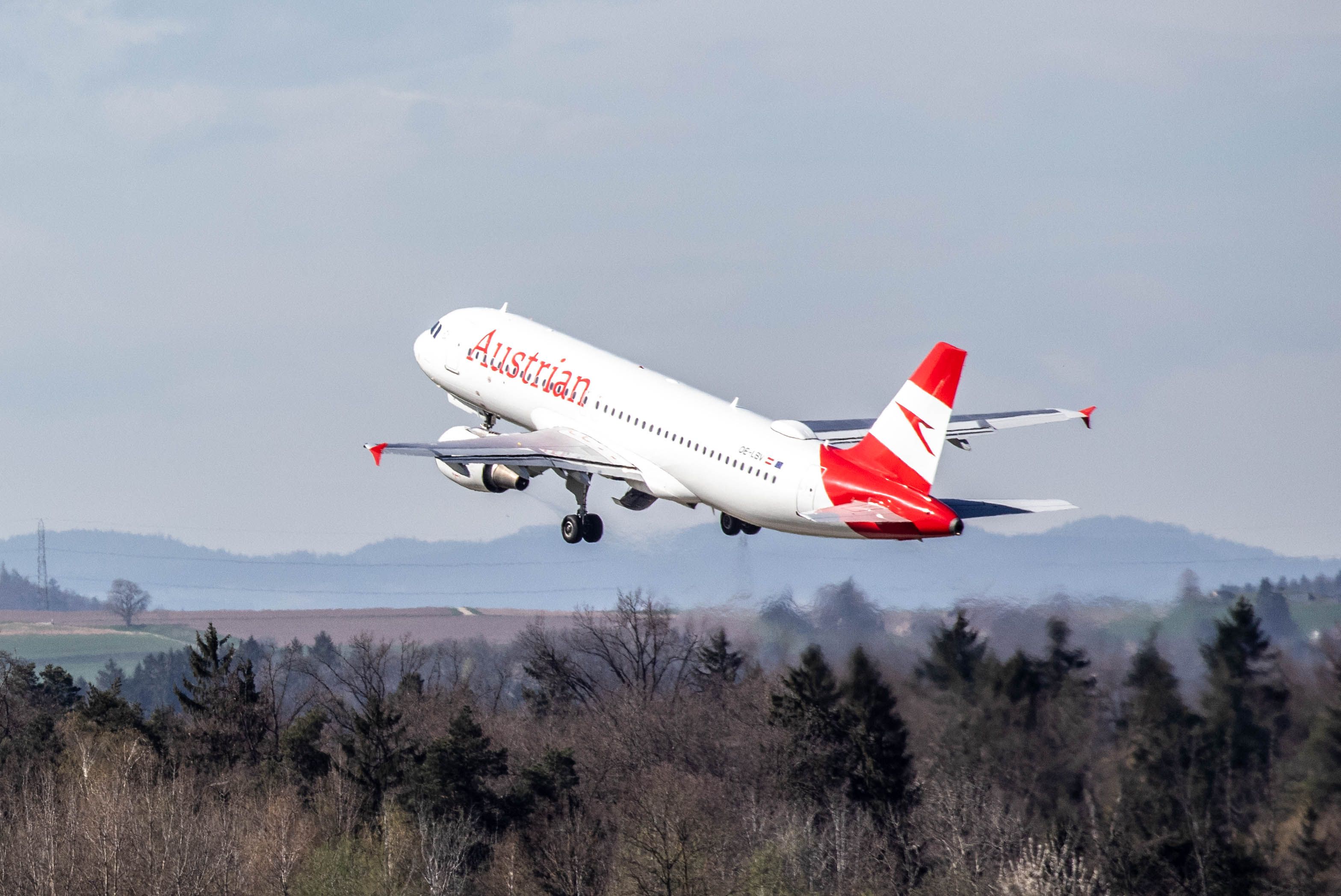 How Frequent Flyers Really Use Airline Miles (2026 Guide) — Photo by Louis on Pexels
