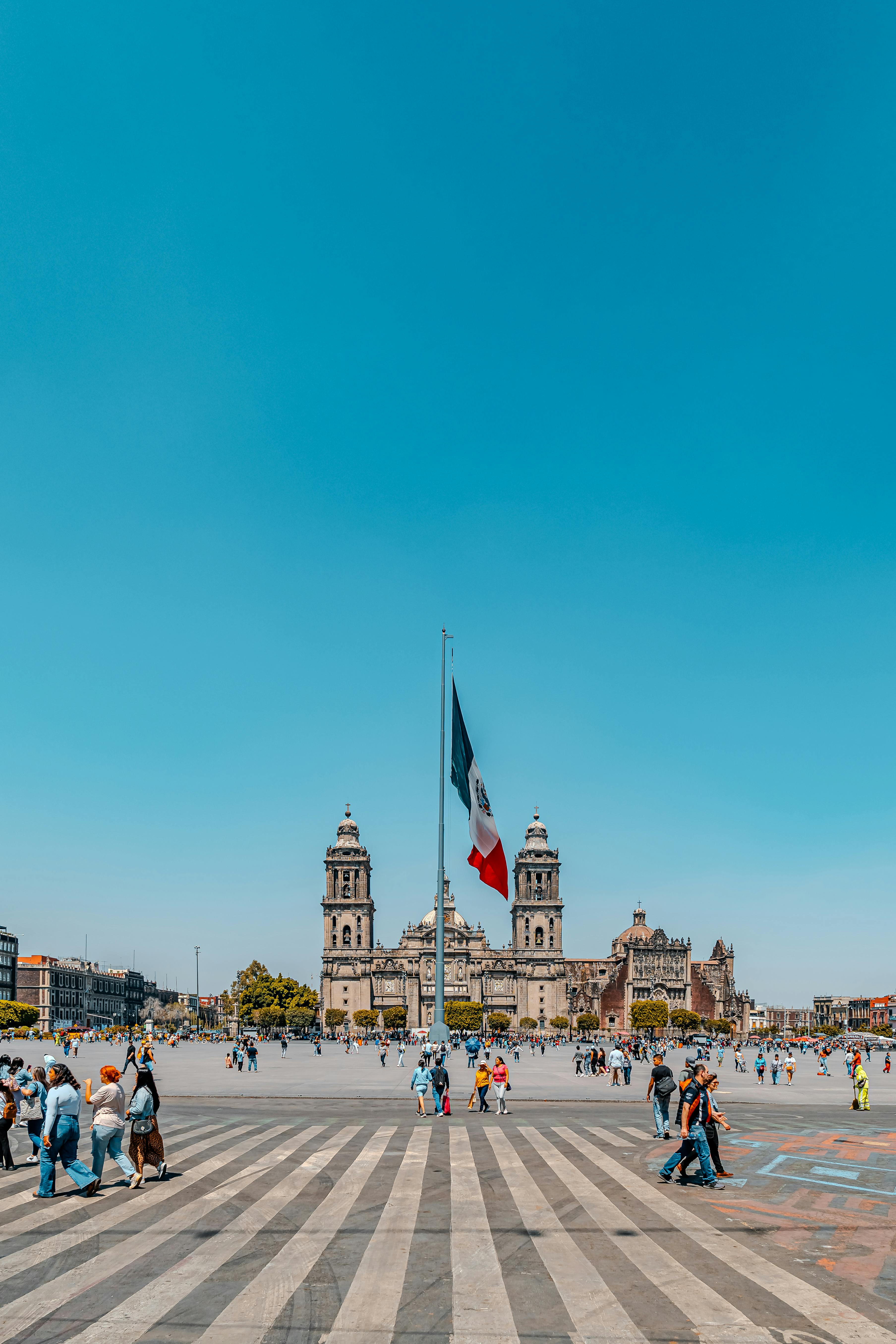 Plaza Cinco De Mayo: Descubre Su Historia Fascinante y Encanto 3 Los Mejores Eventos y Celebraciones en la Plaza Cinco de Mayo: ¡No Te los Pierdas!