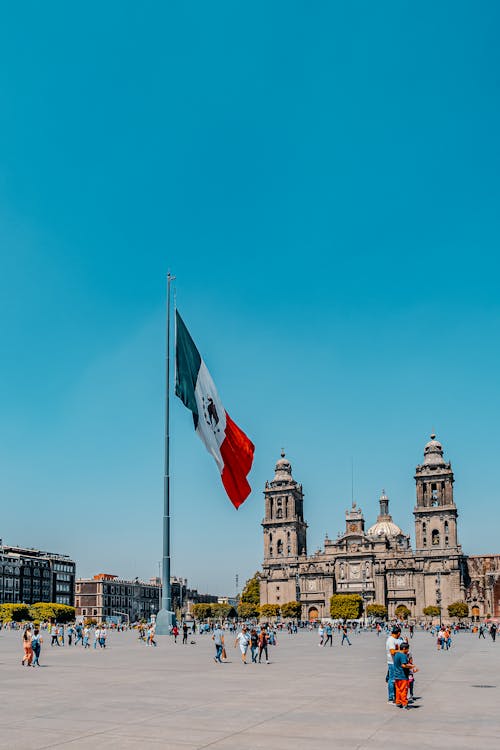 Безкоштовне стокове фото на тему «plaza de la constitución, будівлі, вежі»