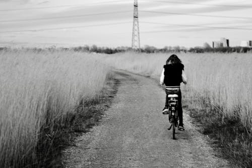 Δωρεάν στοκ φωτογραφιών με alleen, fiets, ασπρόμαυρο