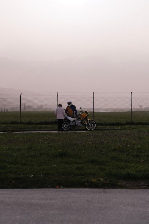 Imagine de stoc gratuită din câmp, ceață, fotografiere verticală