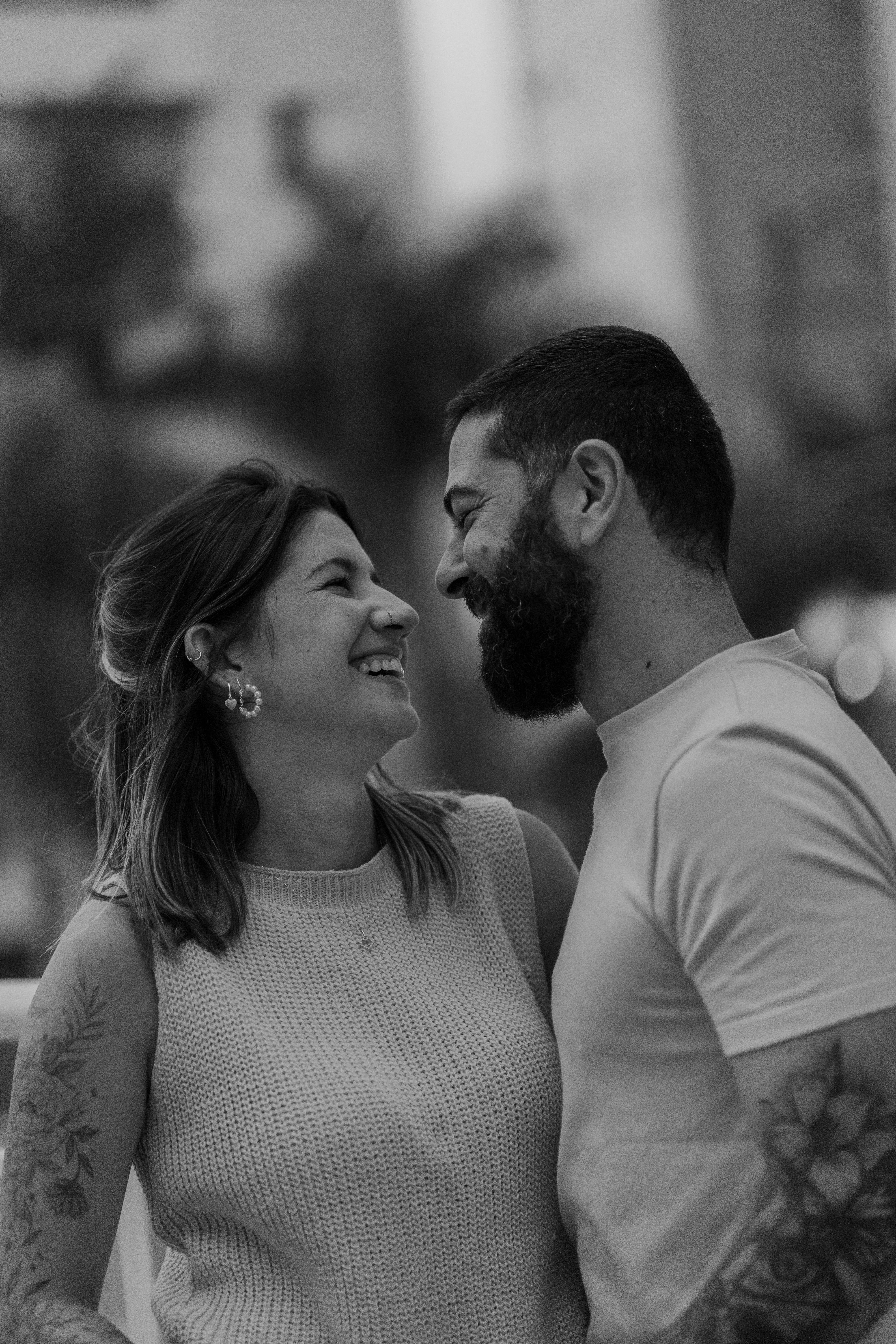 Black and White Photography of a Couple Laughing · Free Stock Photo