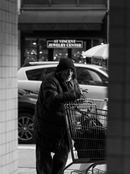 Fotos de stock gratuitas de abrigo de invierno, blanco y negro, calle