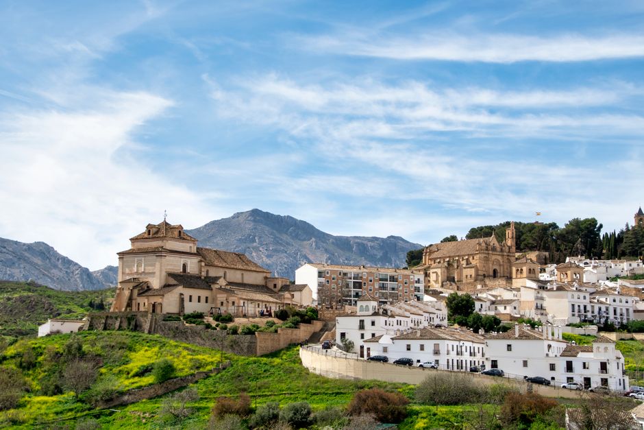 Immigrer en Espagne après 40 ans : quelles options ?