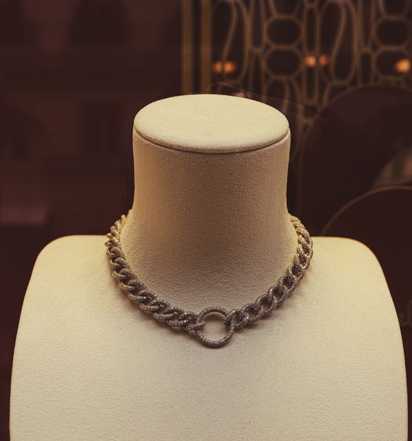Collier sur buste