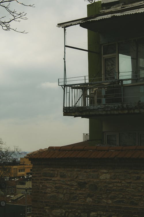 Gratis stockfoto met balkon, balkons, huizen