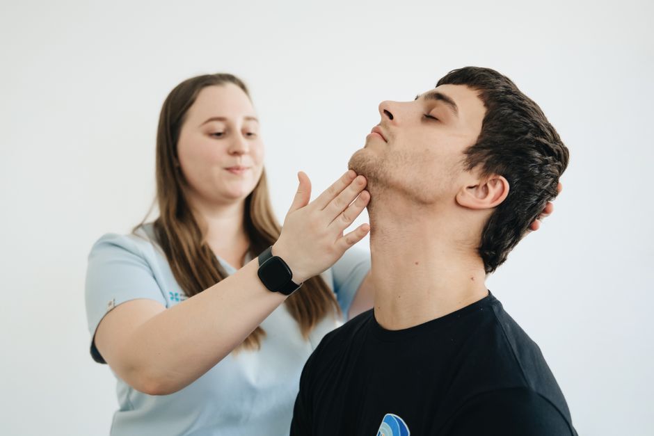 reduce neck pain working computer posture screen tip