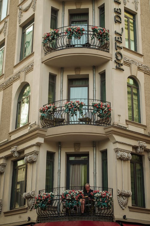 Immagine gratuita di balconi, città, edificio