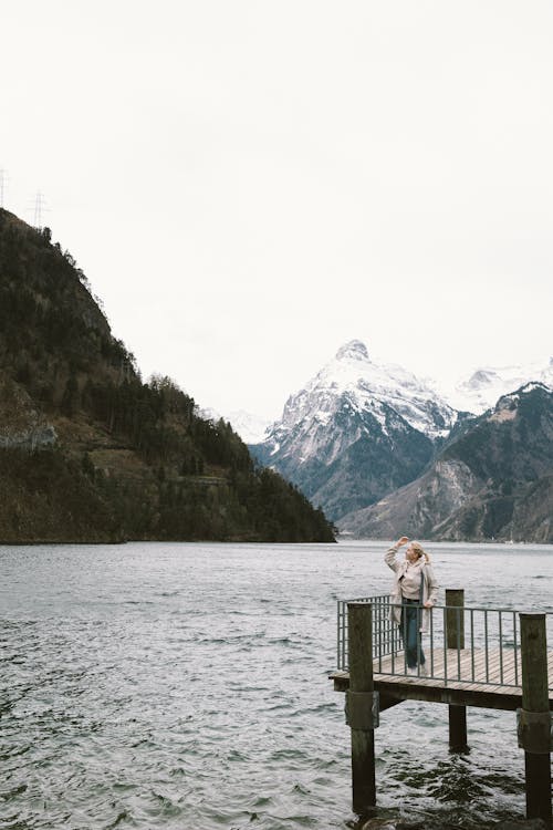 Foto profissional grátis de cais, de pé, lago