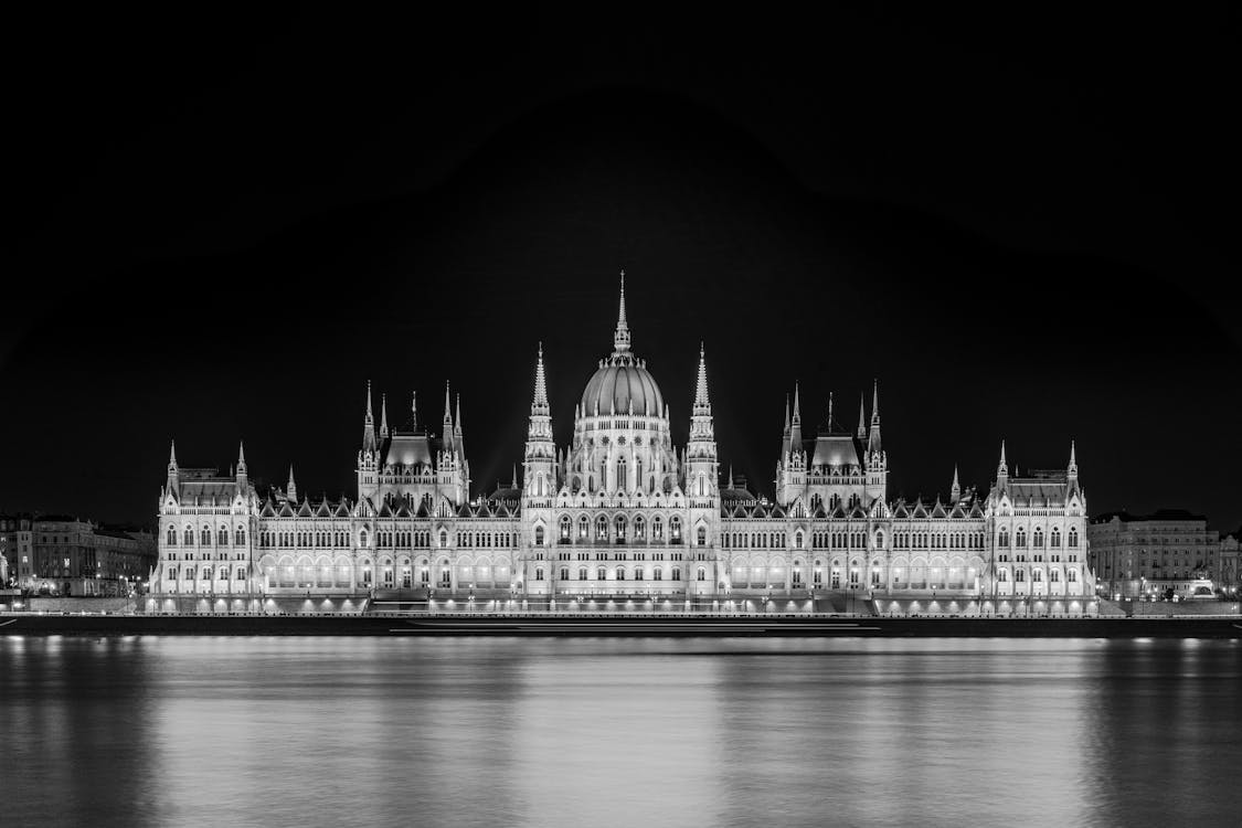 A black and white photo of the hungarian parliament building
