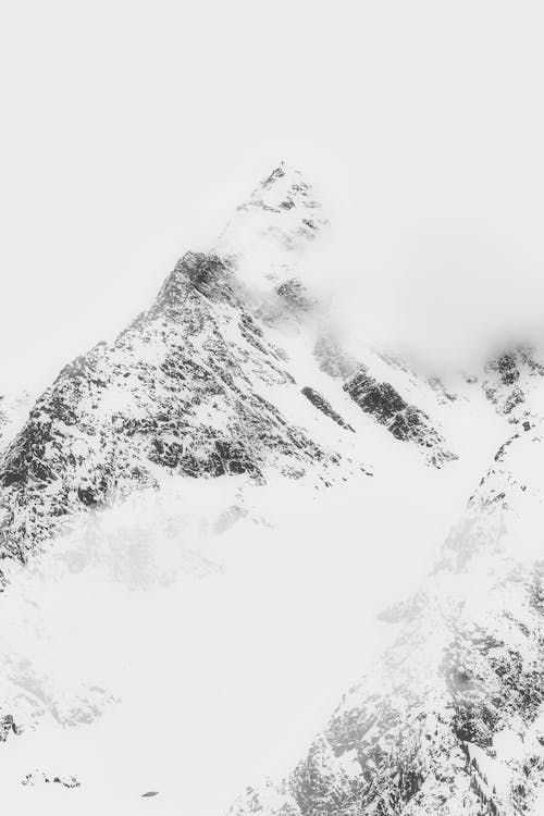 Free Landscape Photo of Snow CappedMountain Stock Photo