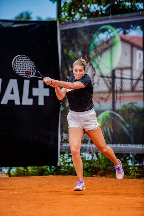 Foto d'estoc gratuïta de atleta, dona, ensinistrant