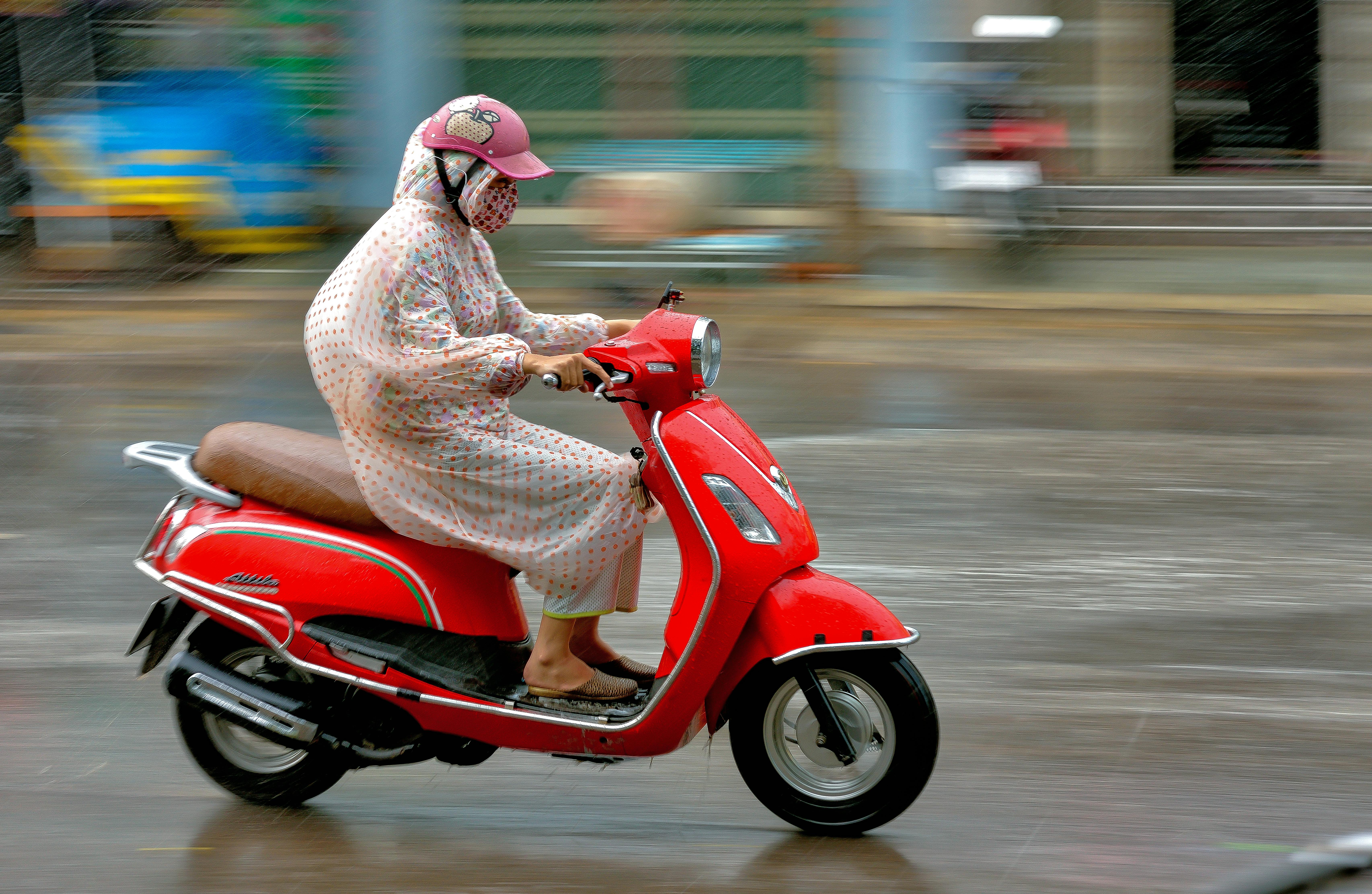 ContiScoot: over 30 Tire Sizes for Urban Mobility and Everyday Commuting — Photo by Viễn Đông on Pexels
