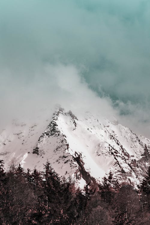 Ücretsiz Karla Kaplı Dağ Manzarası Stok Fotoğraflar