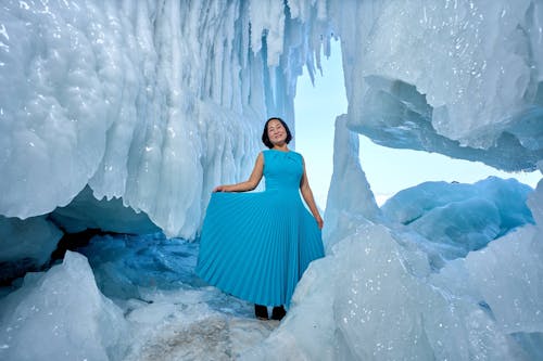 Kostenloses Stock Foto zu blaues kleid, eis, eiszapfen