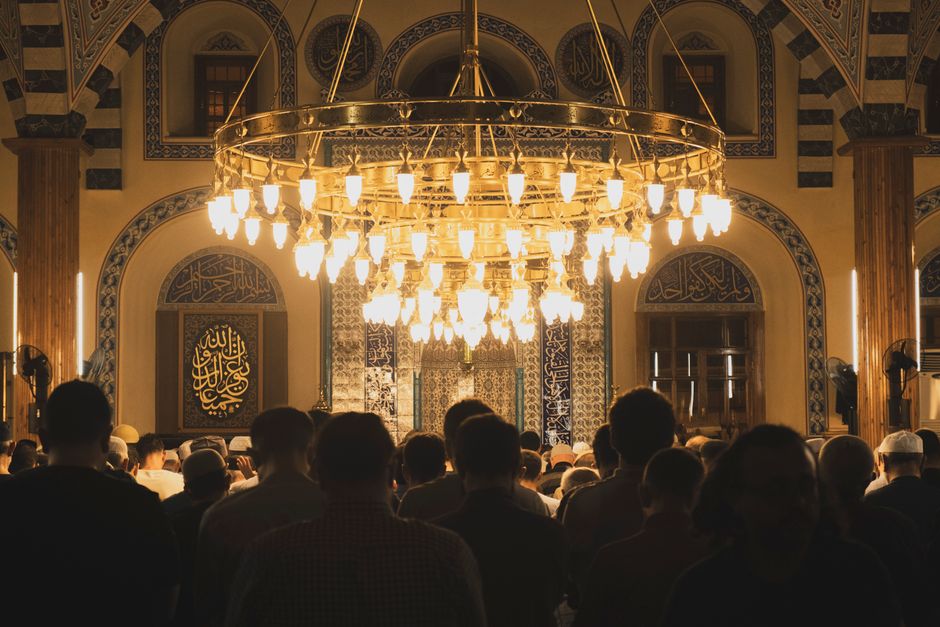 Tata Cara Sholat Jumat — Niat, Syarat, dan Ketentuannya