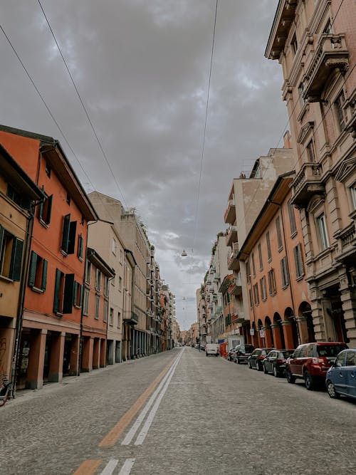 Foto d'estoc gratuïta de carrer, carrers de la ciutat, cases