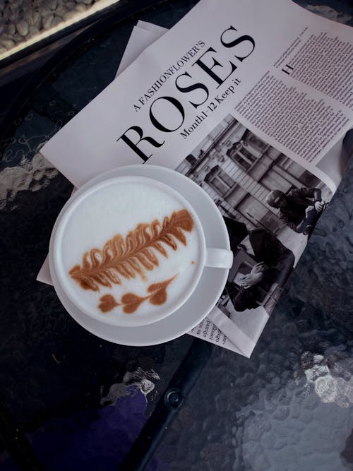 咖啡, 垂直拍攝, 報紙 的 免費圖庫相片