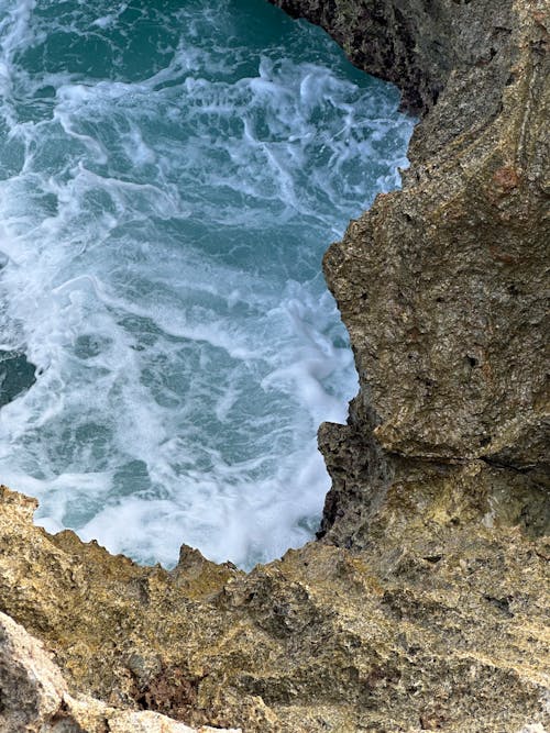 A view of the ocean from a cliff