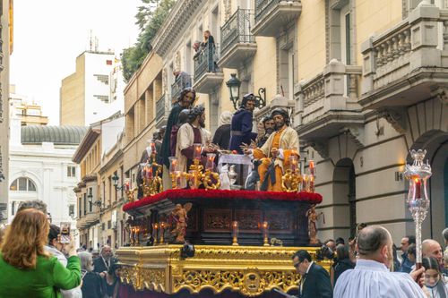Free Vibrant religious procession in Zaragoza featuring traditional costumes and ornate floats. Stock Photo