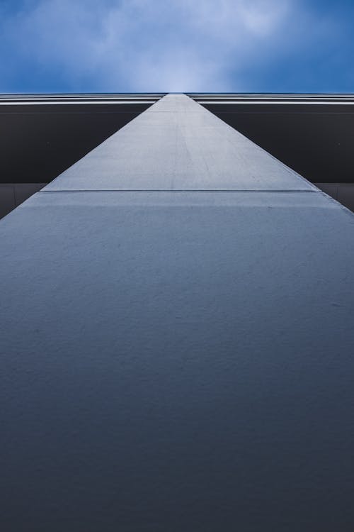 Gratis stockfoto met blauwe lucht, gebouw, gevel