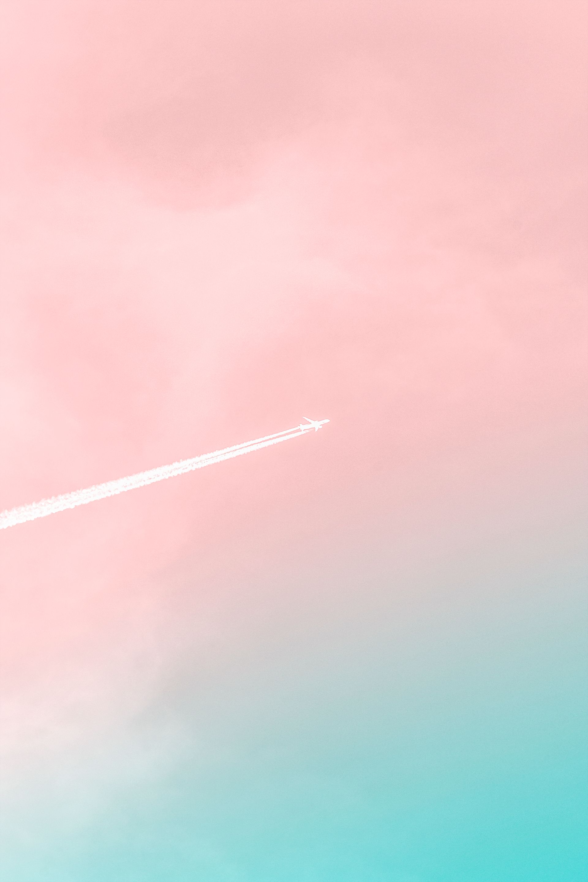Fighter jets in formation