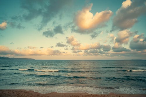 Fotobanka s bezplatnými fotkami na tému horizont, jemné vlny, krajina pri mori