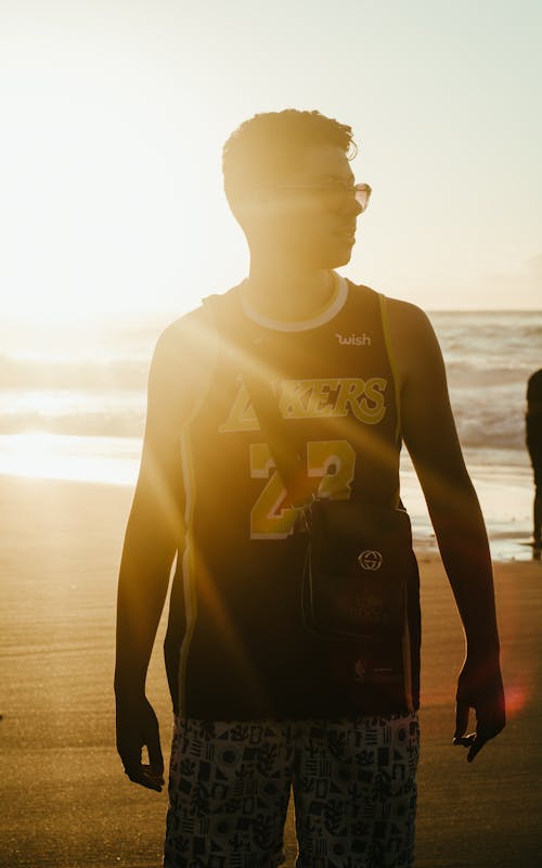 Бесплатное стоковое фото с баскетбольная рубашка, восход, море
