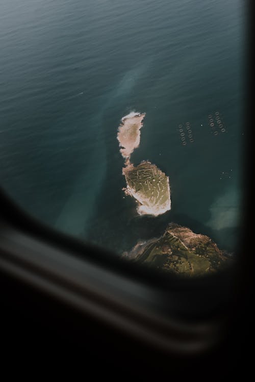 A view of the ocean from an airplane window