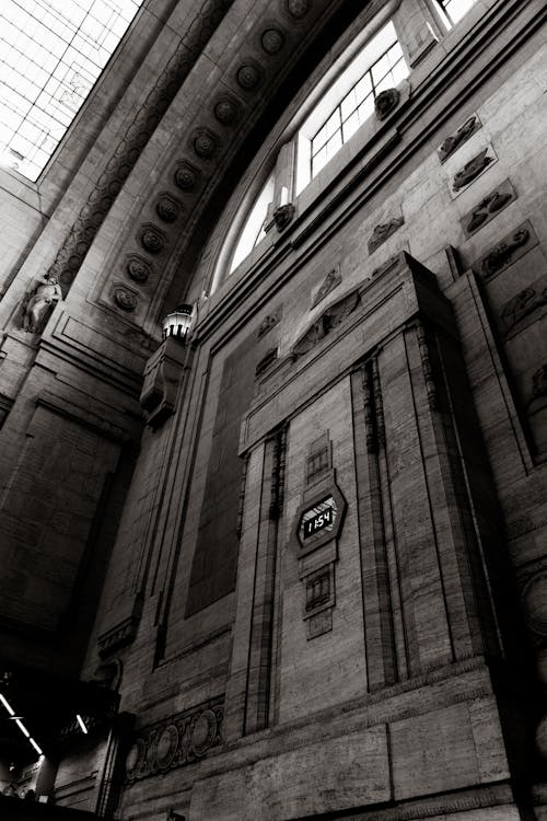 Бесплатное стоковое фото с Арка, арки, вертикальный выстрел
