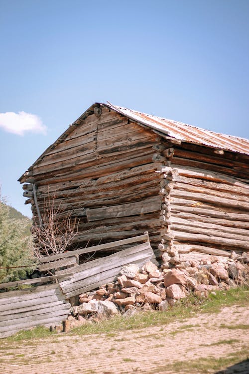 A rustic log cabin in the mountains