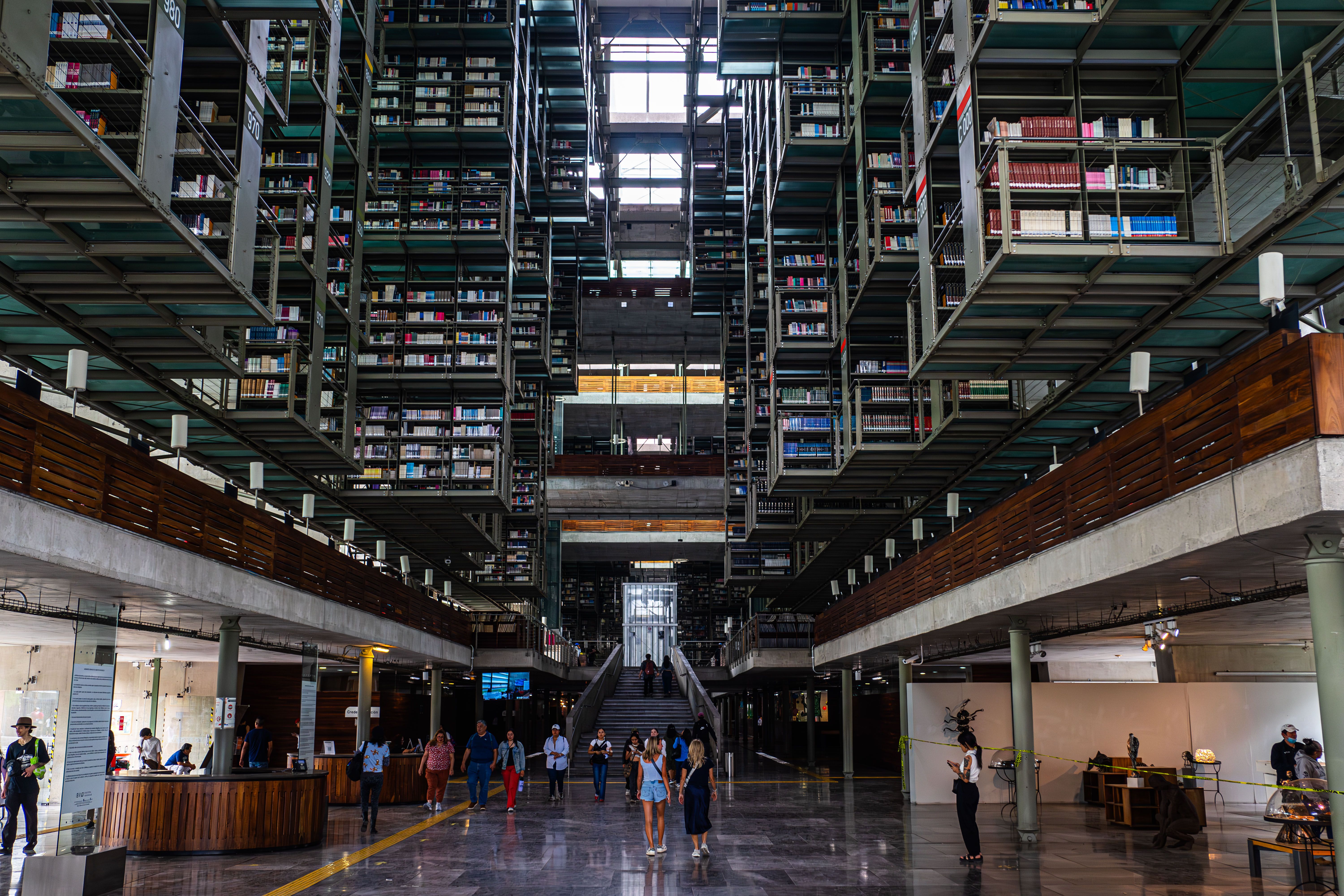Biblioteca jurídica con códigos legales